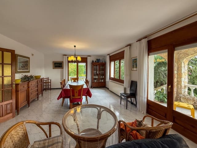 4 bedroom Villa for sale in Sant Antoni de Calonge, Calonge i Sant Antoni with pool garage - € 680,000 (Ref: 5326247)