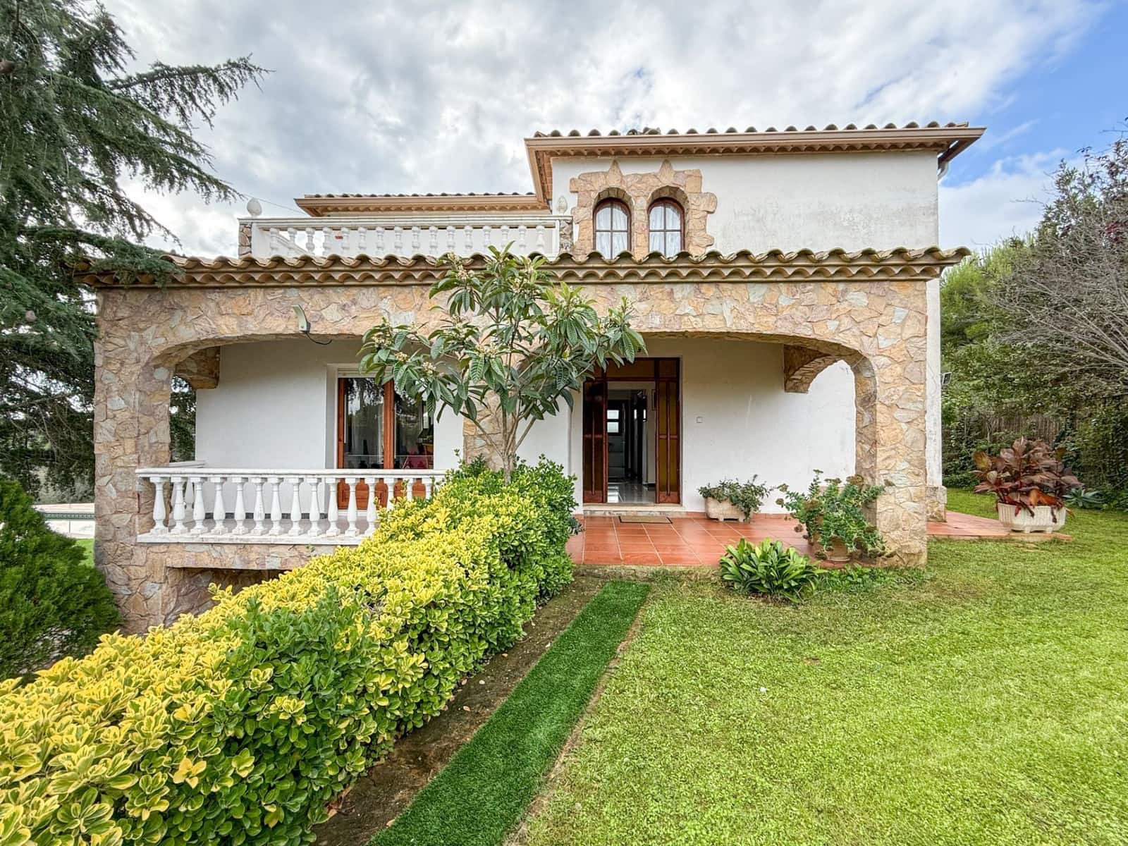 4 soveværelse Villa til salg i Sant Antoni de Calonge med swimmingpool garage - € 680.000 (Ref: 5326247)