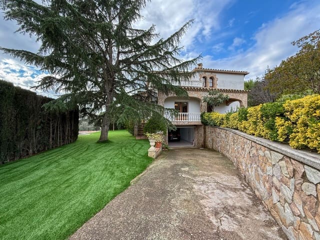 4 bedroom Villa for sale in Sant Antoni de Calonge, Calonge i Sant Antoni with pool garage - € 680,000 (Ref: 5326247)