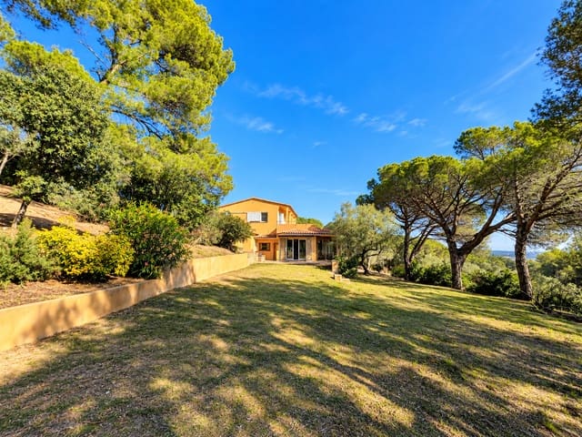 8 chambre Finca/Maison de Campagne à vendre à Palamós avec piscine garage - 995 000 € (Ref: 8258314)