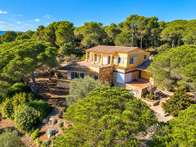 8 chambre Finca/Maison de Campagne à vendre à Palamós avec piscine garage - 995 000 € (Ref: 8258314)
