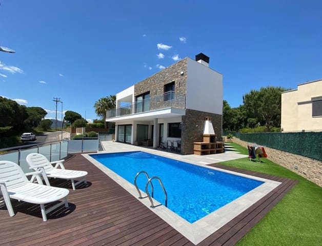 4 bedroom Villa for sale in Sant Feliu de Guíxols with pool garage - € 2,000,000 (Ref: 8879465)