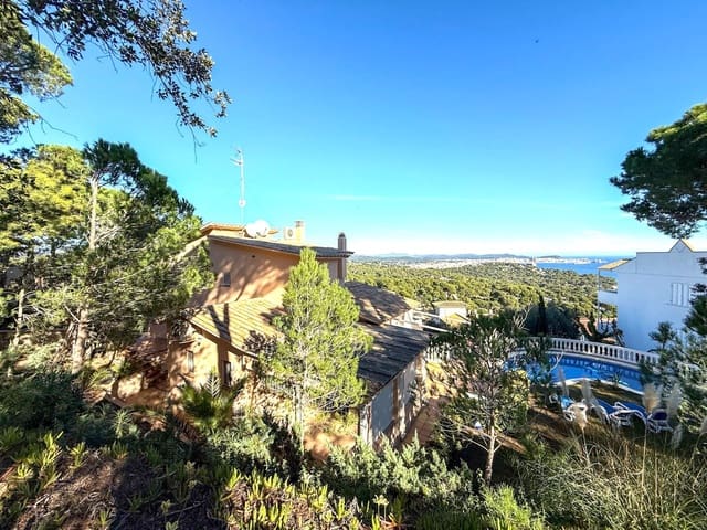 6 bedroom Villa for sale in Sant Antoni de Calonge, Calonge i Sant Antoni with garage - € 1,350,000 (Ref: 8879468)