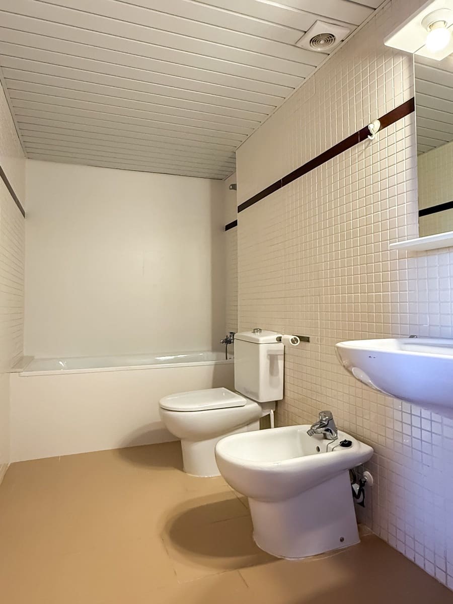 3 sypialnia Apartament do wynajęcia w Sant Antoni de Calonge z basenem garażem - 1 050 € (Ref: 8985476)