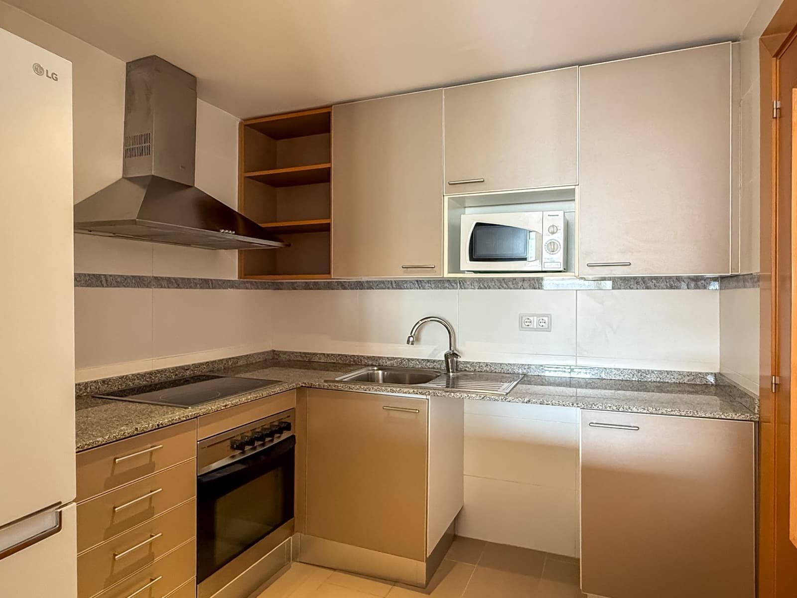 3 sypialnia Apartament do wynajęcia w Sant Antoni de Calonge z basenem garażem - 1 050 € (Ref: 8985476)