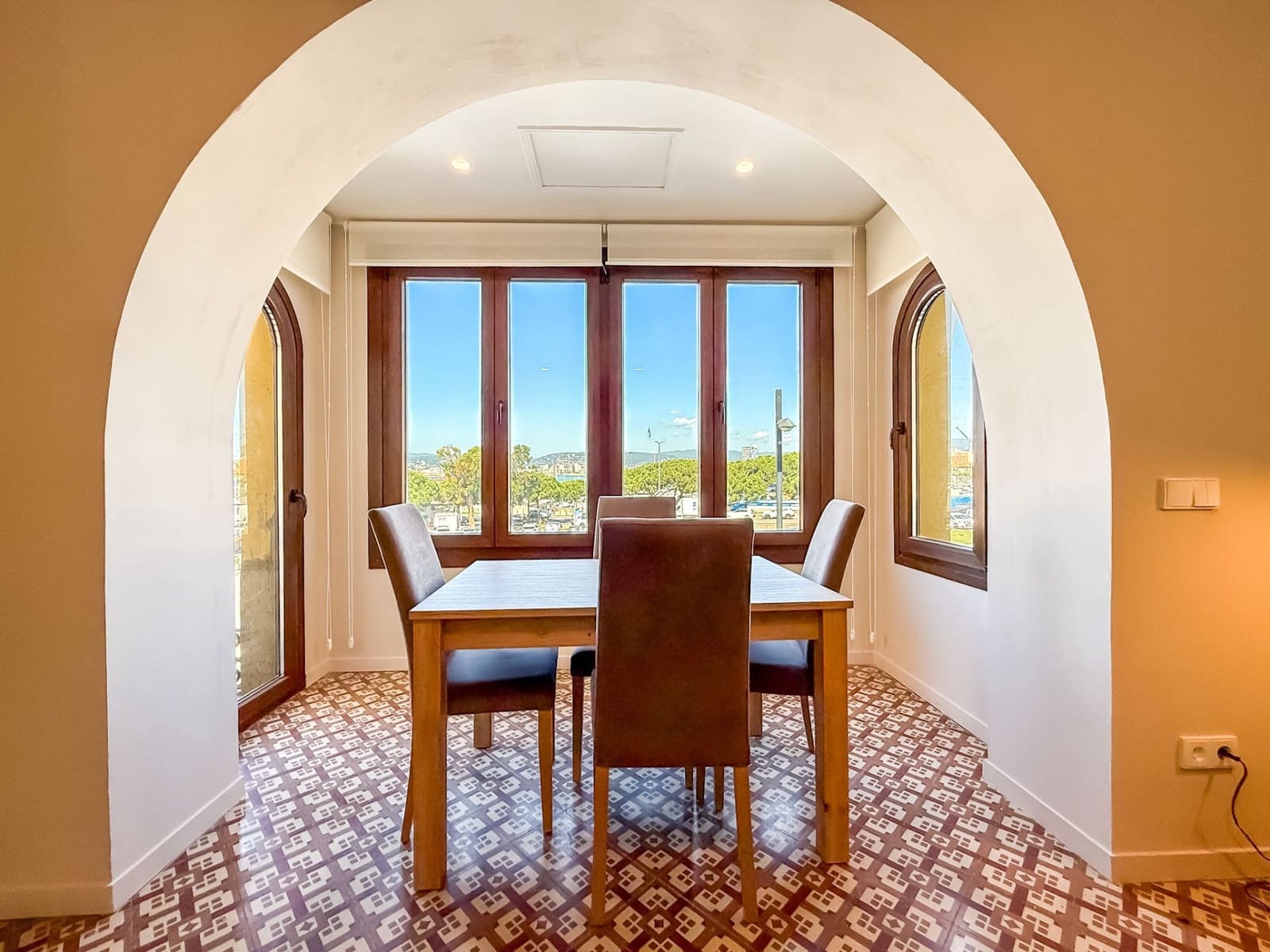 2 soveværelse Lejlighed til leje i Palamos - € 1.050 (Ref: 9019881)