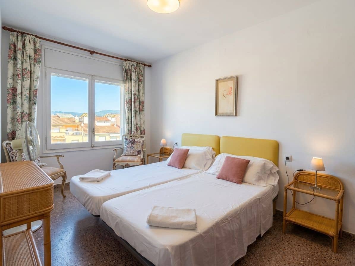 3 quarto Apartamento para arrendamento para férias em Sant Antoni de Calonge com Garagem - 100 € (Ref: 9151719)