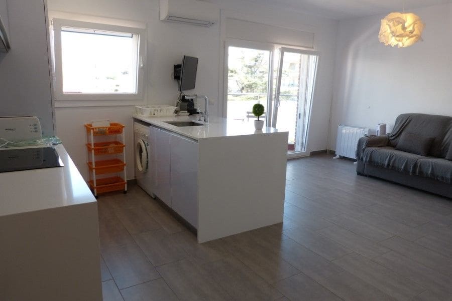 2 soveværelse Lejlighed til leje i Sant Antoni de Calonge med garage - € 680 (Ref: 9183286)