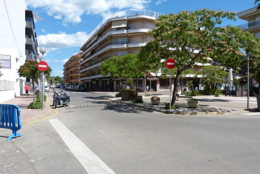2 soveværelse Lejlighed til leje i Sant Antoni de Calonge med garage - € 680 (Ref: 9183286)