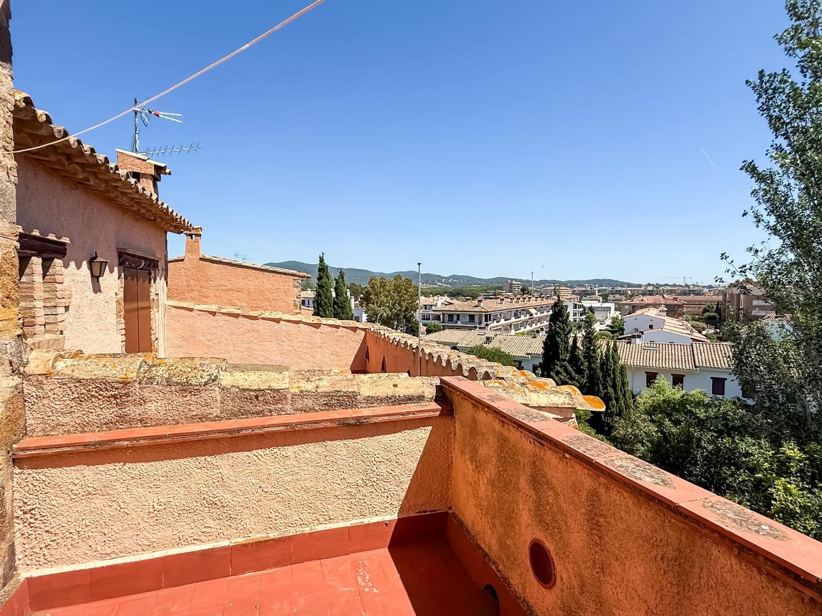 5 soveværelse Semi-Rækkehus til salg i Sant Antoni de Calonge med garage - € 610.000 (Ref: 9202201)