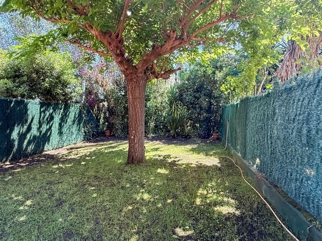 5 bedroom Semi-detached Villa for sale in Sant Antoni de Calonge, Calonge i Sant Antoni with garage - € 610,000 (Ref: 9202201)