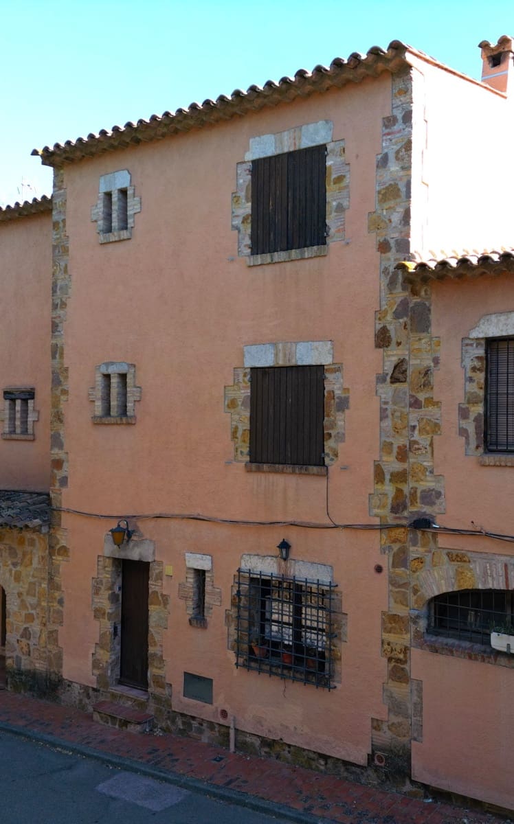 5 soveværelse Semi-Rækkehus til salg i Sant Antoni de Calonge med garage - € 610.000 (Ref: 9202201)