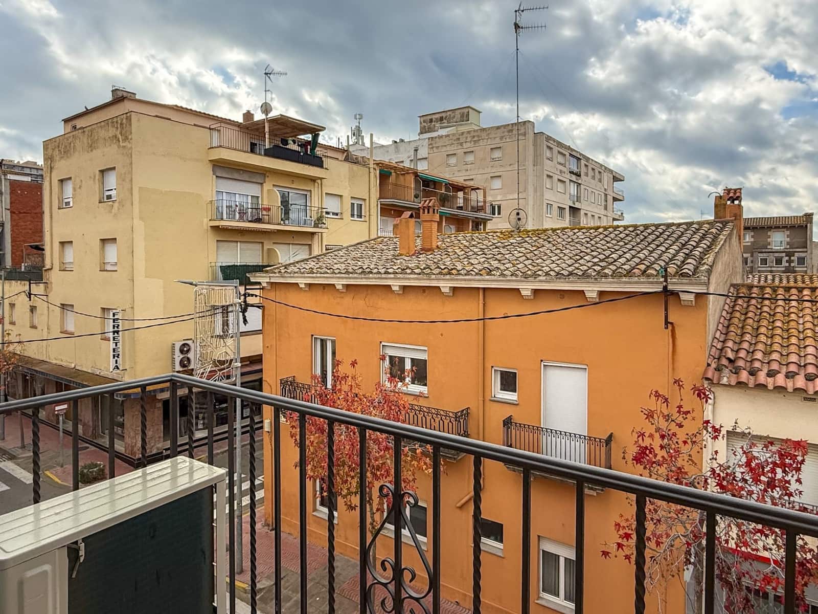 Maison de Ville de 2 chambres à louer à Palamos avec garage - 1 050 € (Ref: 9366970)