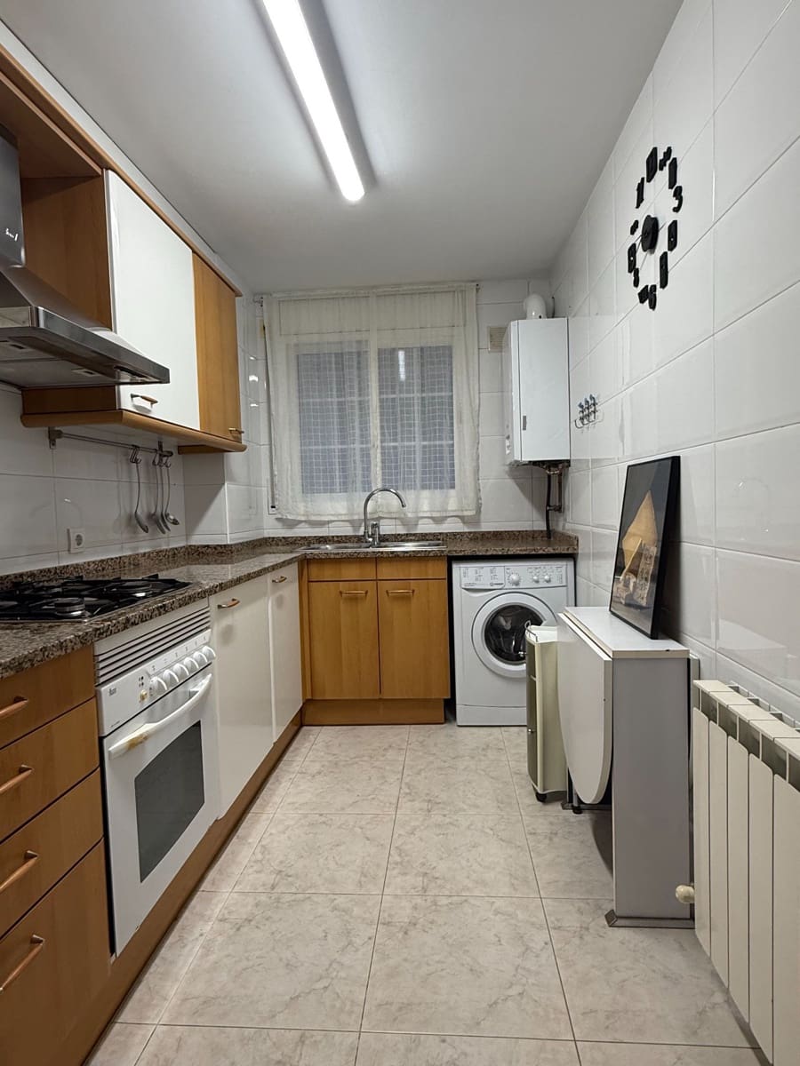 2 slaapkamer Appartement te huur in Sant Antoni de Calonge met zwembad - € 682 (Ref: 9494292)