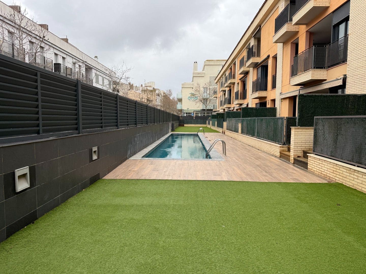 2 soveværelse Byhus til leje i Palamos med swimmingpool garage - € 962 (Ref: 9523980)