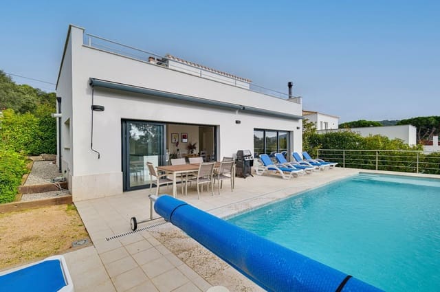 4 bedroom Villa for sale in Santa Cristina d'Aro with pool - € 599,000 (Ref: 9550839)