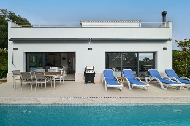 4 bedroom Villa for sale in Santa Cristina d'Aro with pool - € 599,000 (Ref: 9550839)