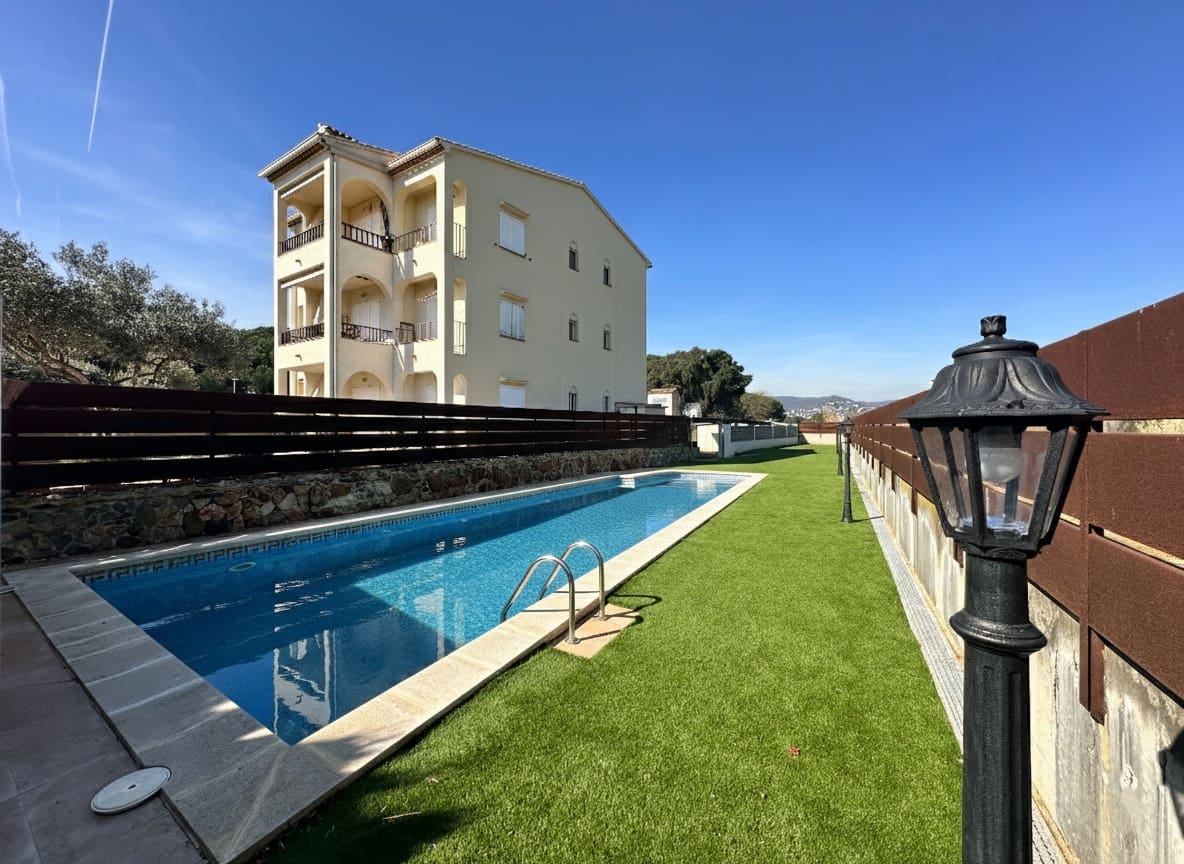 3 slaapkamer Appartement te koop in Sant Antoni de Calonge met zwembad garage - € 279.000 (Ref: 9627233)