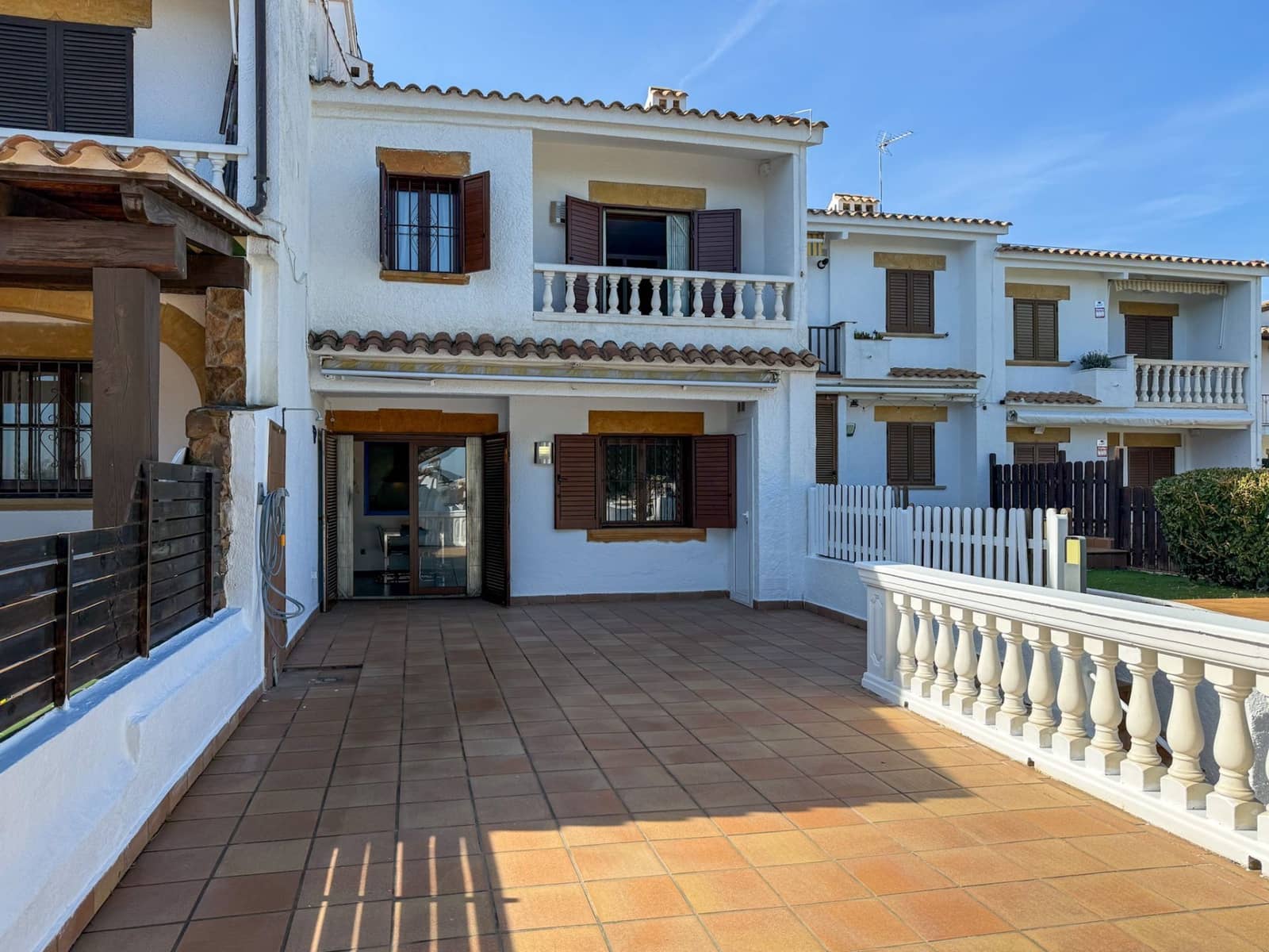 2 bedroom Semi-detached Villa for sale in Sant Antoni de Calonge with pool - € 372,000 (Ref: 9698132)
