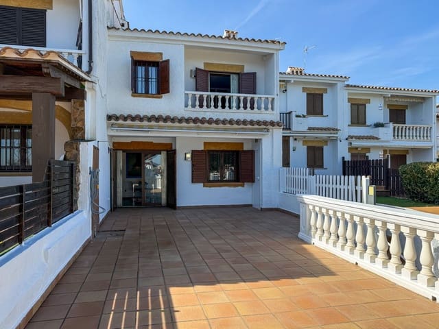 2 soveværelse Semi-Rækkehus til salg i Sant Antoni de Calonge, Calonge i Sant Antoni med swimmingpool - € 372.000 (Ref: 9698132)