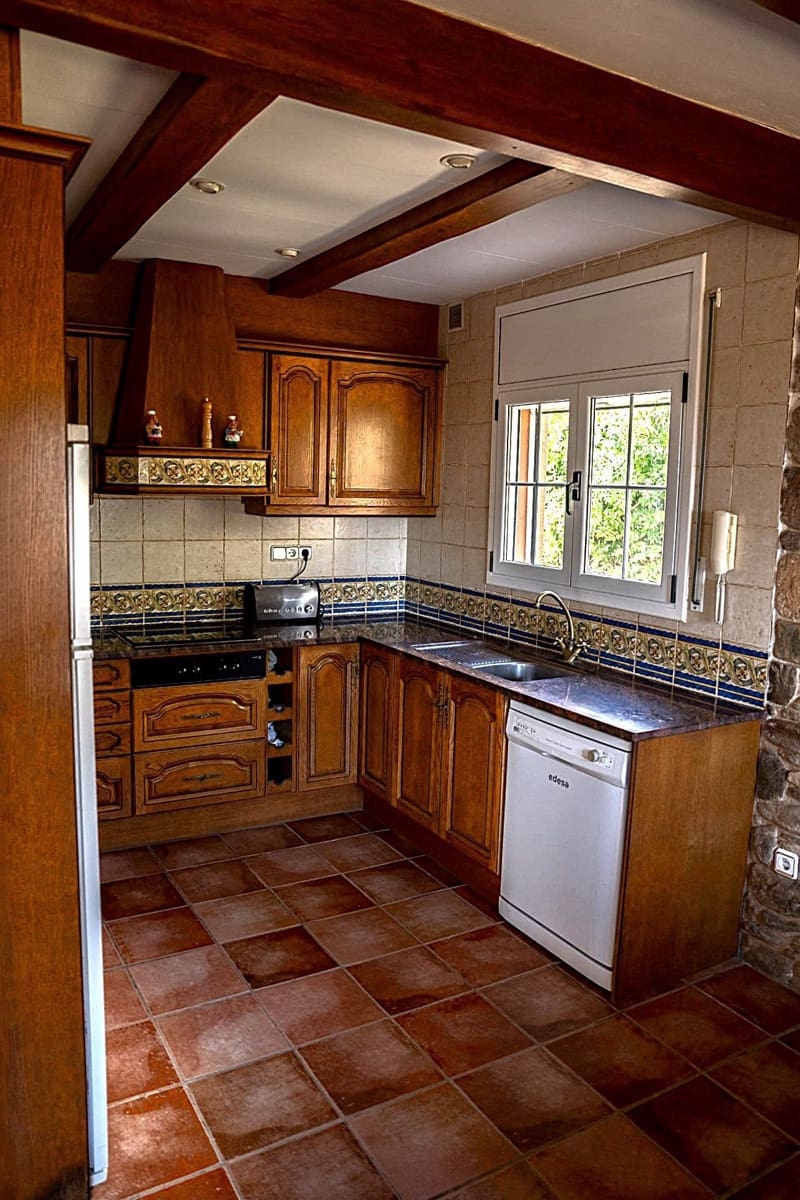 4 bedroom Villa for sale in Sant Antoni de Calonge with pool garage - € 550,000 (Ref: 9726359)