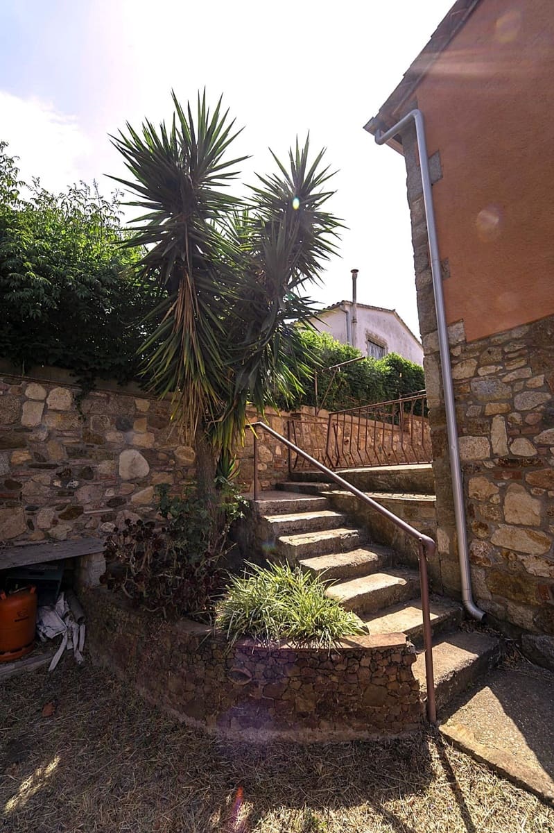 4 bedroom Villa for sale in Sant Antoni de Calonge with pool garage - € 550,000 (Ref: 9726359)