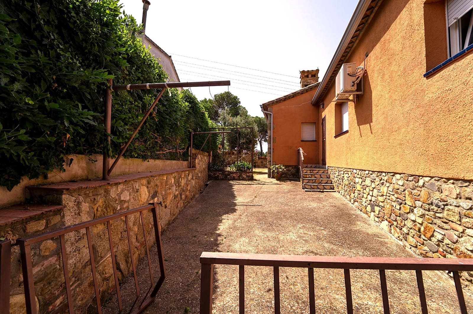 4 bedroom Villa for sale in Sant Antoni de Calonge with pool garage - € 550,000 (Ref: 9726359)