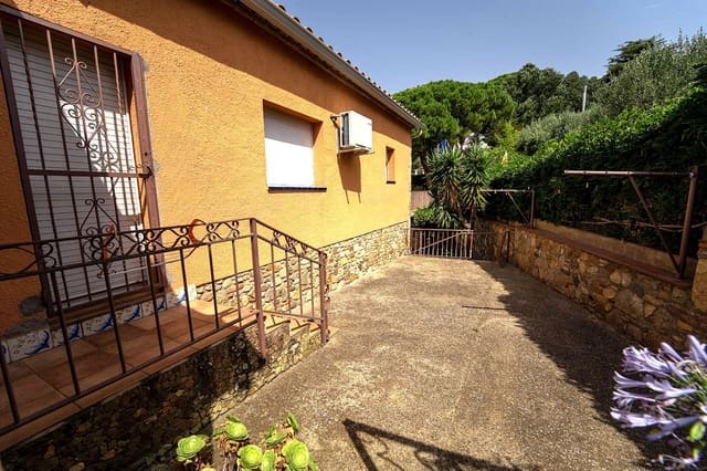 4 slaapkamer Villa te koop in Sant Antoni de Calonge, Calonge i Sant Antoni met zwembad garage - € 550.000 (Ref: 9726359)