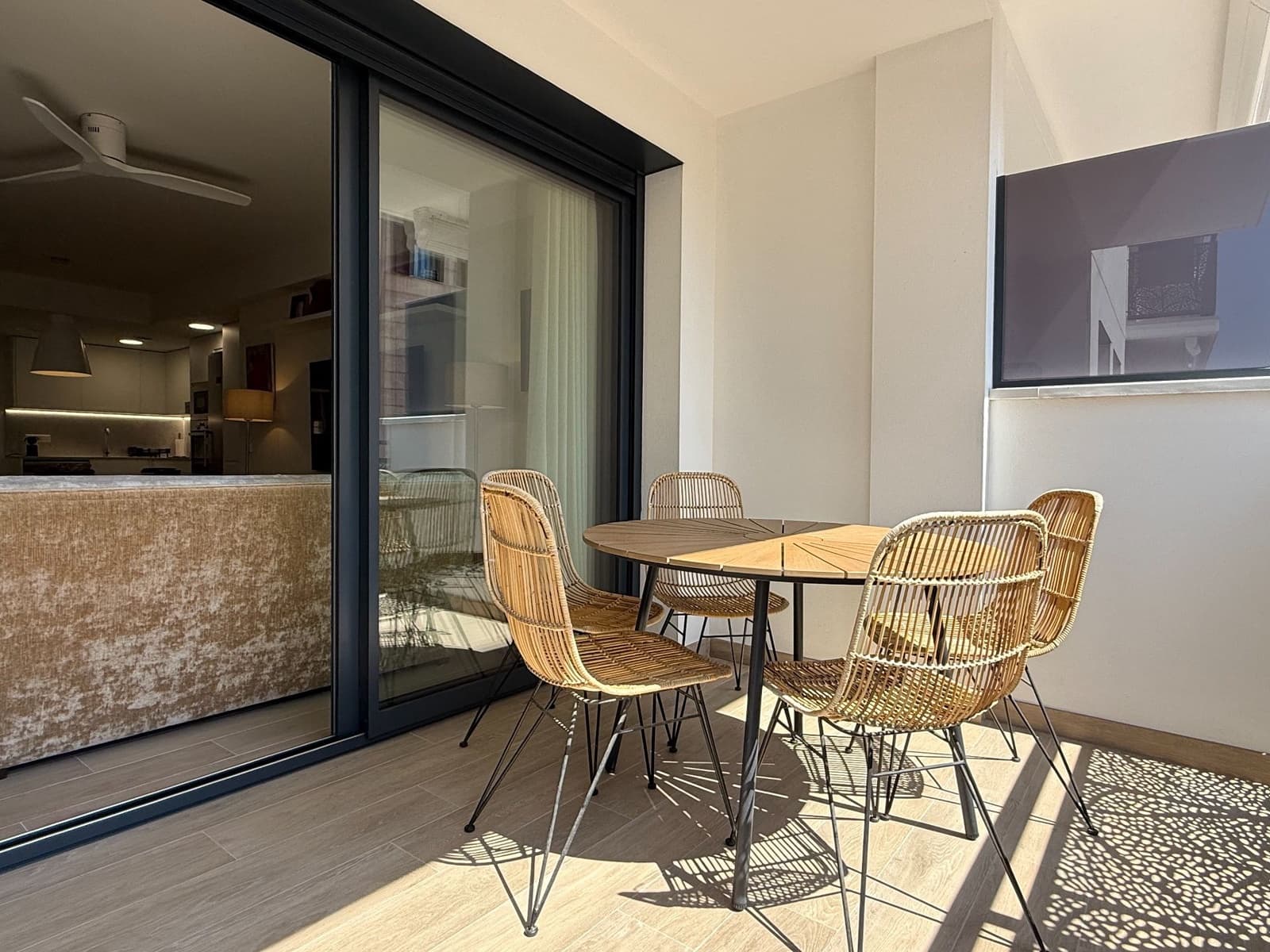 Apartamento de 3 habitaciones en Sant Antoni de Calonge en alquiler con piscina garaje - 3.500 € (Ref: 9811220)
