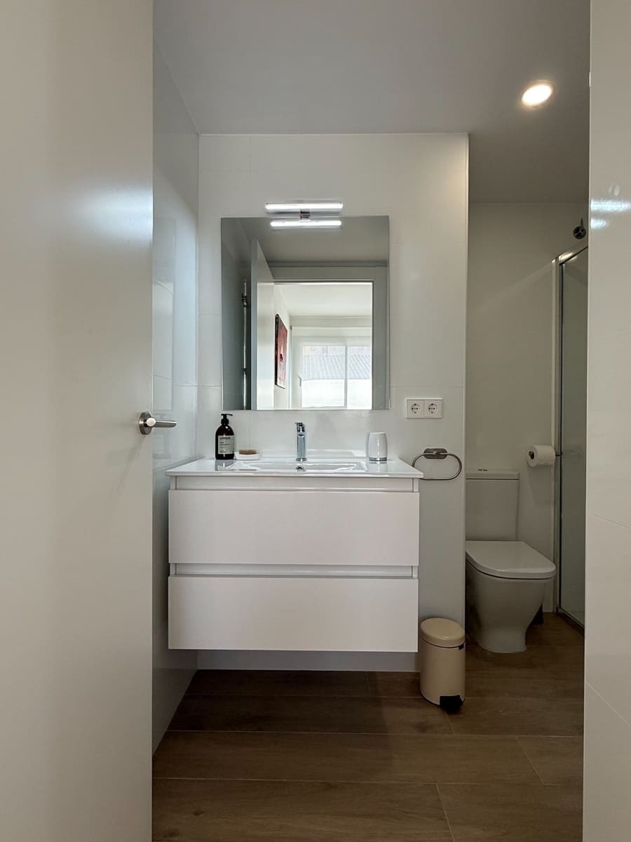 Apartamento de 3 habitaciones en Sant Antoni de Calonge en alquiler con piscina garaje - 3.500 € (Ref: 9811220)