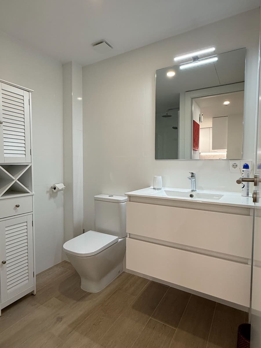 Apartamento de 3 habitaciones en Sant Antoni de Calonge en alquiler con piscina garaje - 3.500 € (Ref: 9811220)