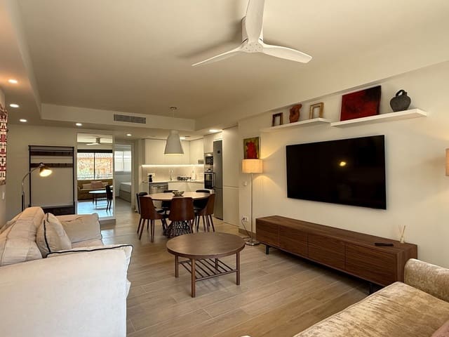 Apartamento de 3 habitaciones en Sant Antoni de Calonge, Calonge i Sant Antoni en alquiler con piscina garaje - 3.500 € (Ref: 9811220)
