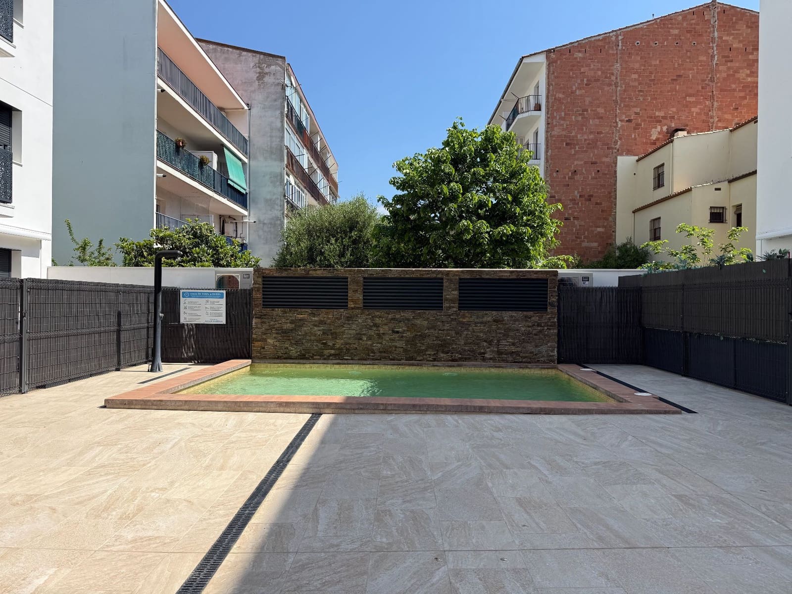 Apartamento de 3 habitaciones en Sant Antoni de Calonge en alquiler con piscina garaje - 3.500 € (Ref: 9811220)