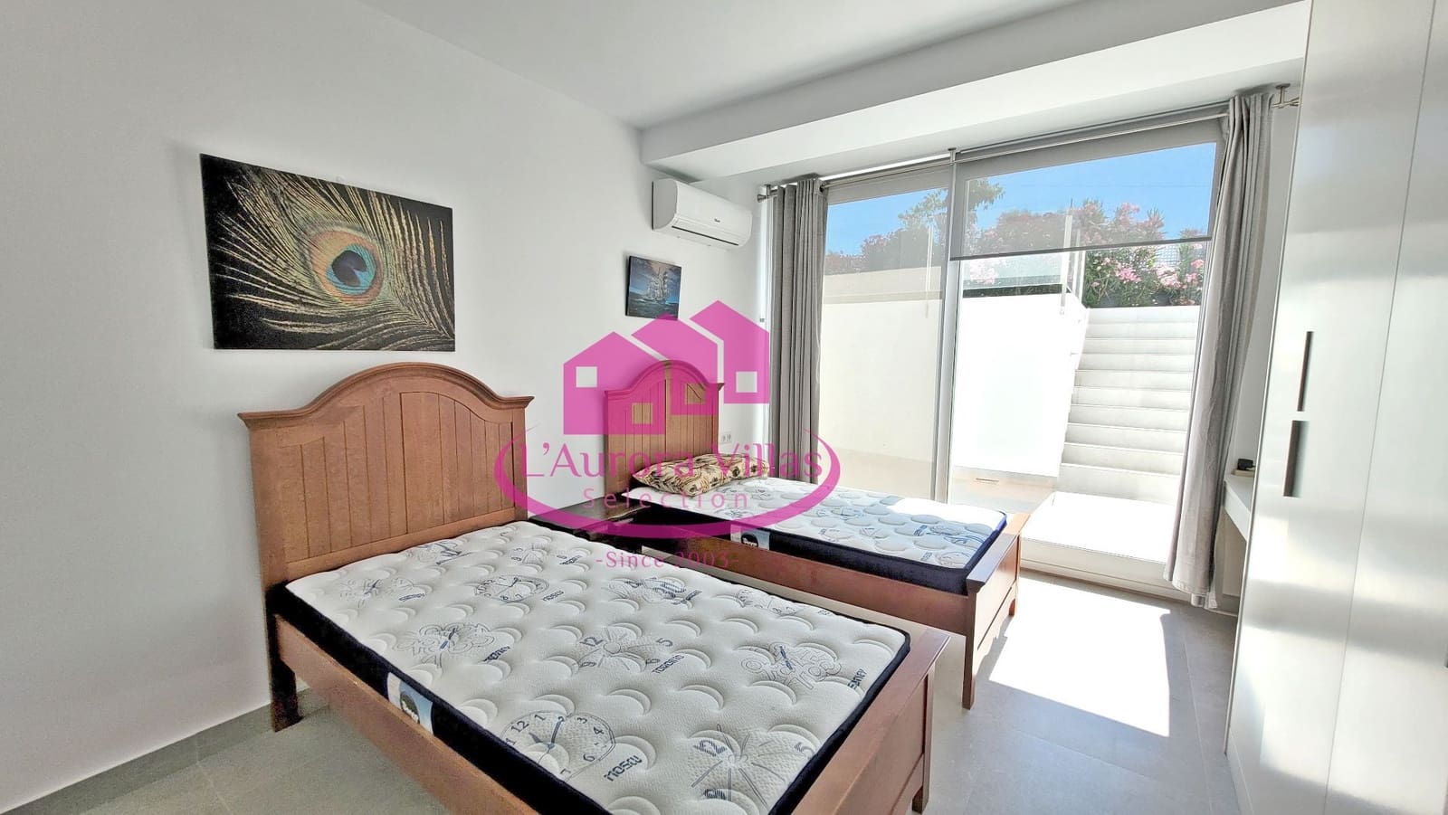 5 bedroom Villa for sale in Arenal with pool garage - € 995,000 (Ref: 6485835)