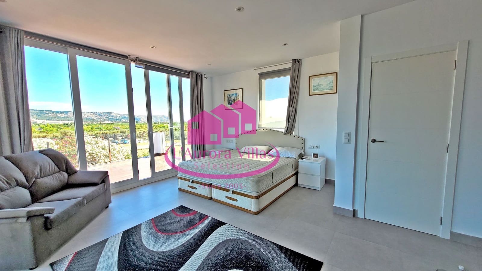 5 bedroom Villa for sale in Arenal with pool garage - € 995,000 (Ref: 6485835)