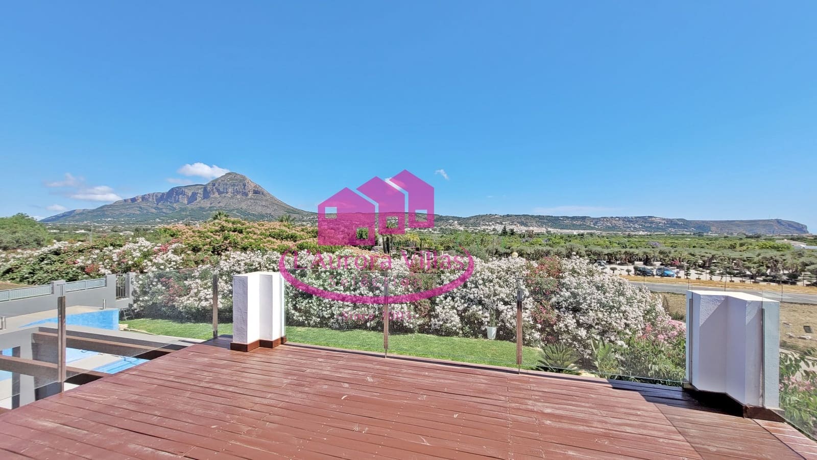 5 bedroom Villa for sale in Arenal with pool garage - € 995,000 (Ref: 6485835)