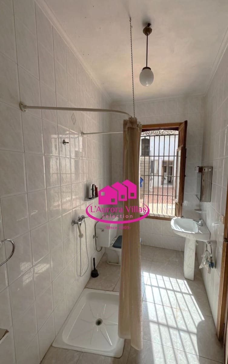8 bedroom Townhouse for sale in Gata de Gorgos - € 339,000 (Ref: 9814537)