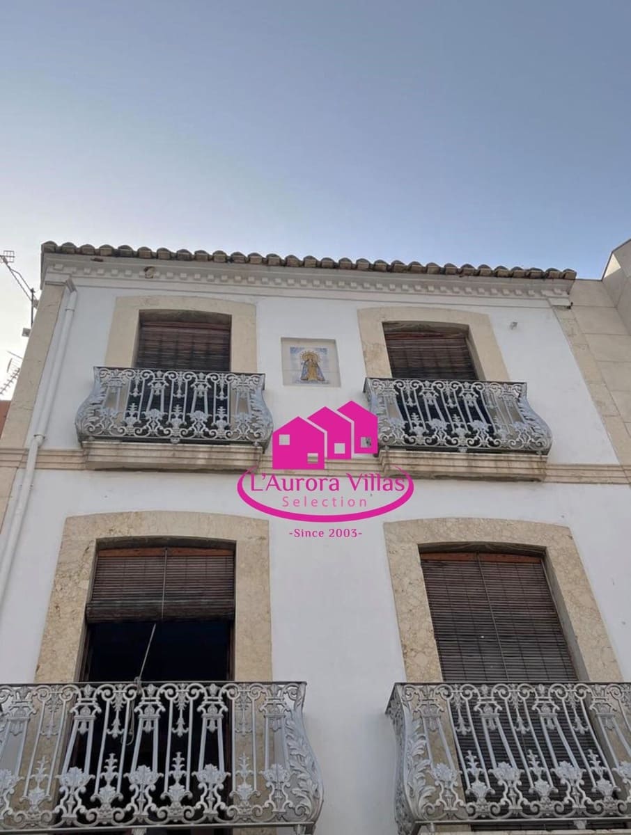 8 bedroom Townhouse for sale in Gata de Gorgos - € 339,000 (Ref: 9814537)