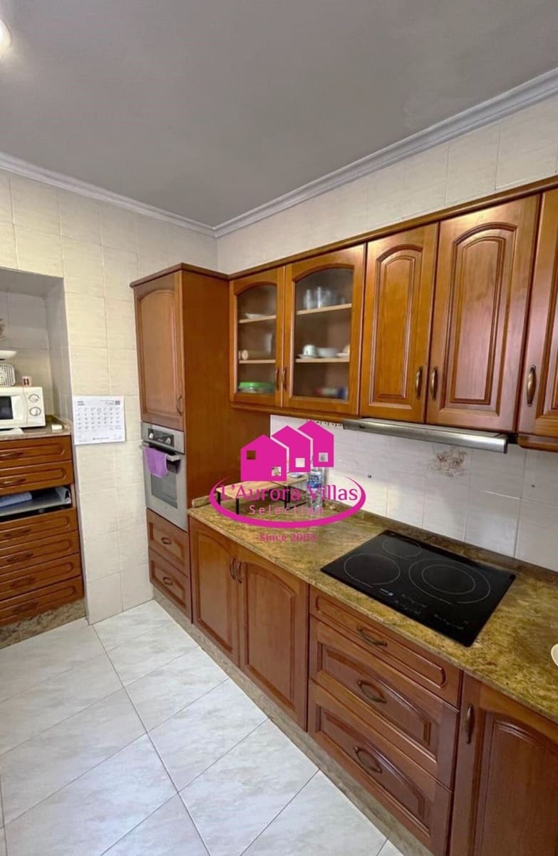 8 bedroom Townhouse for sale in Gata de Gorgos - € 339,000 (Ref: 9814537)