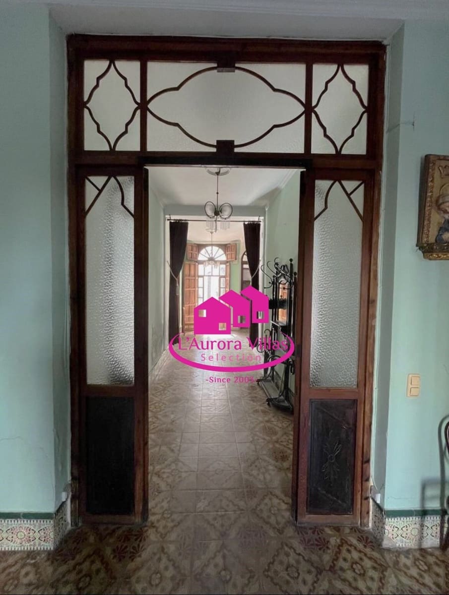 8 bedroom Townhouse for sale in Gata de Gorgos - € 339,000 (Ref: 9814537)