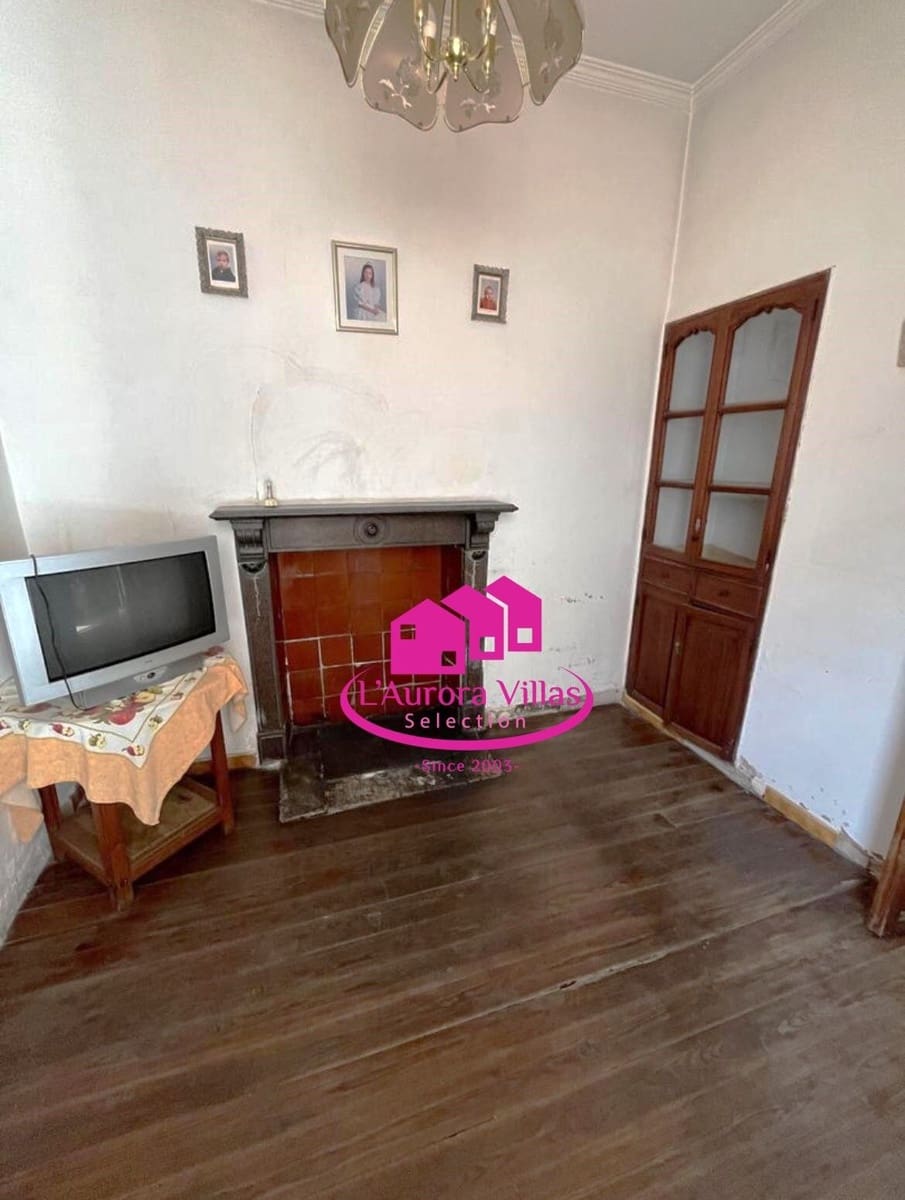8 bedroom Townhouse for sale in Gata de Gorgos - € 339,000 (Ref: 9814537)