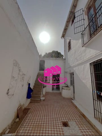8 bedroom Townhouse for sale in Gata de Gorgos - € 339,000 (Ref: 9814537)