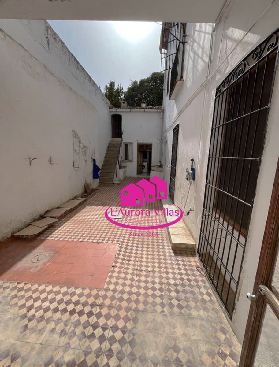 8 bedroom Townhouse for sale in Gata de Gorgos - € 339,000 (Ref: 9814537)