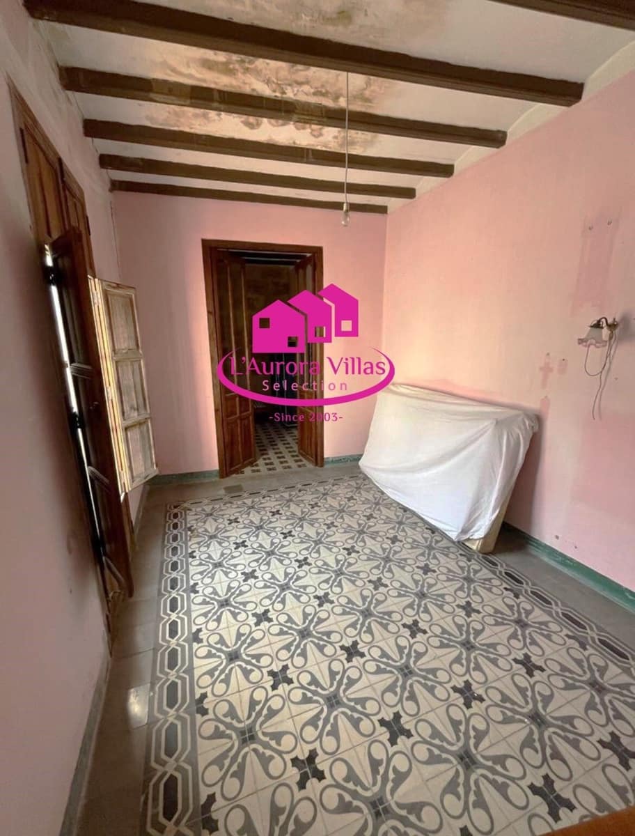 8 bedroom Townhouse for sale in Gata de Gorgos - € 339,000 (Ref: 9814537)