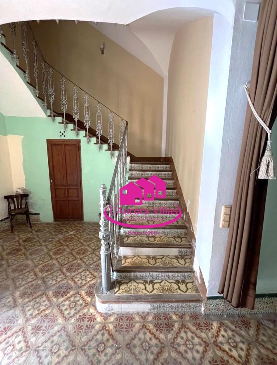 8 bedroom Townhouse for sale in Gata de Gorgos - € 339,000 (Ref: 9814537)