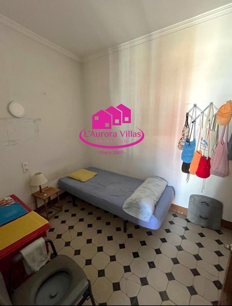 8 bedroom Townhouse for sale in Gata de Gorgos - € 339,000 (Ref: 9814537)