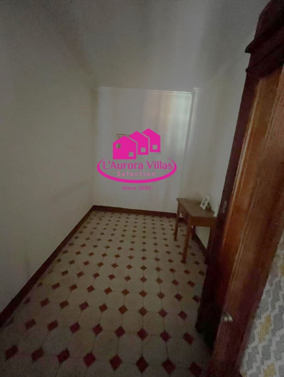 8 bedroom Townhouse for sale in Gata de Gorgos - € 339,000 (Ref: 9814537)
