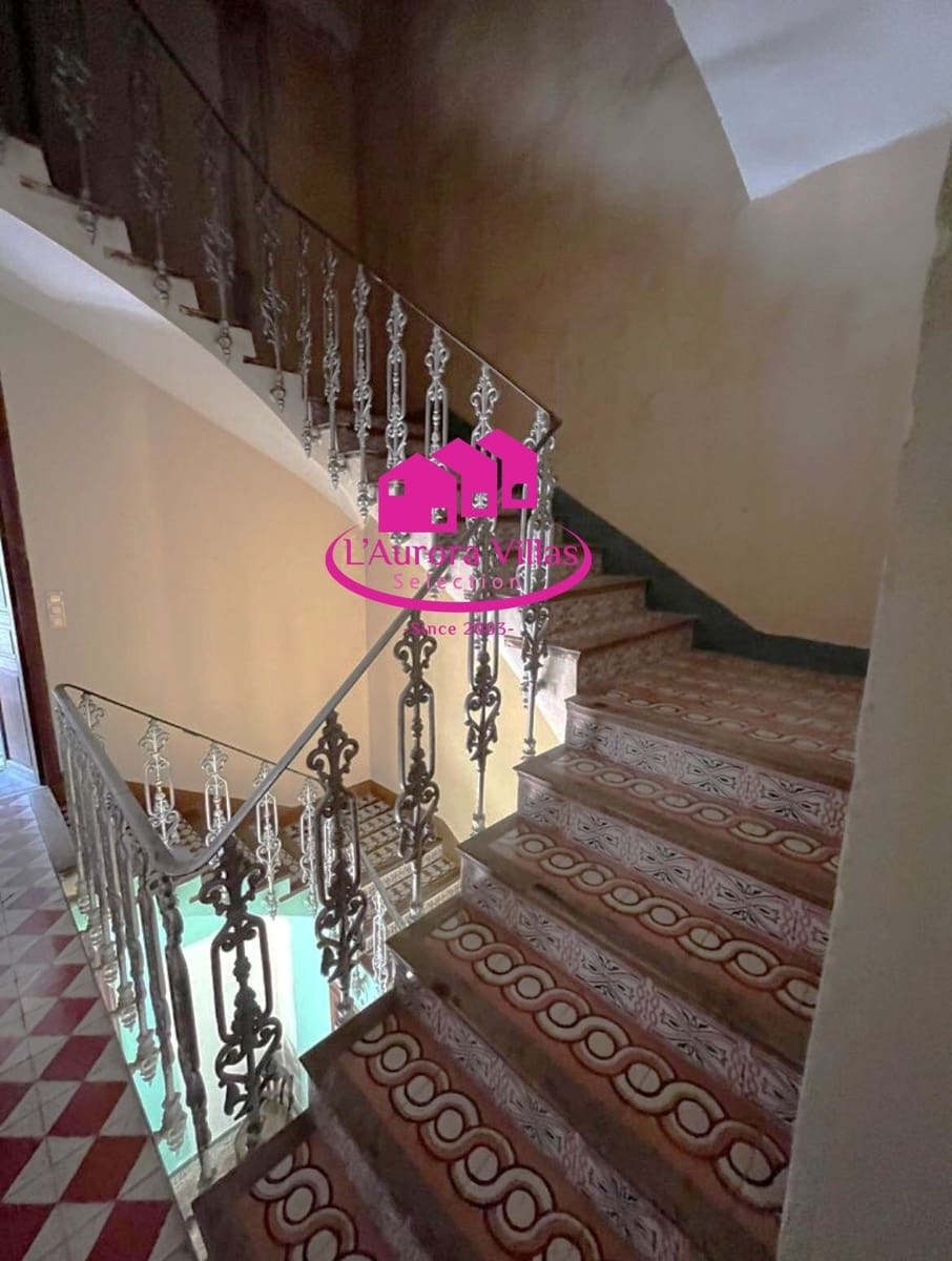 8 bedroom Townhouse for sale in Gata de Gorgos - € 339,000 (Ref: 9814537)