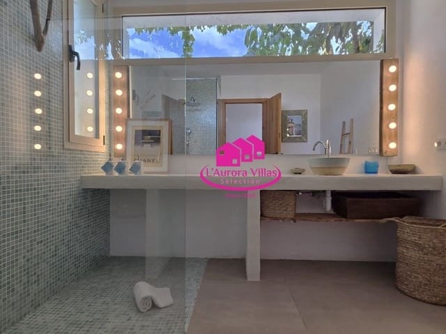 4 makuuhuone Huvila myytävänä paikassa Montgó - Ermita, Javea / Xàbia mukana uima-altaan 
autotalli - 1 350 000 € (Ref: 9814539)