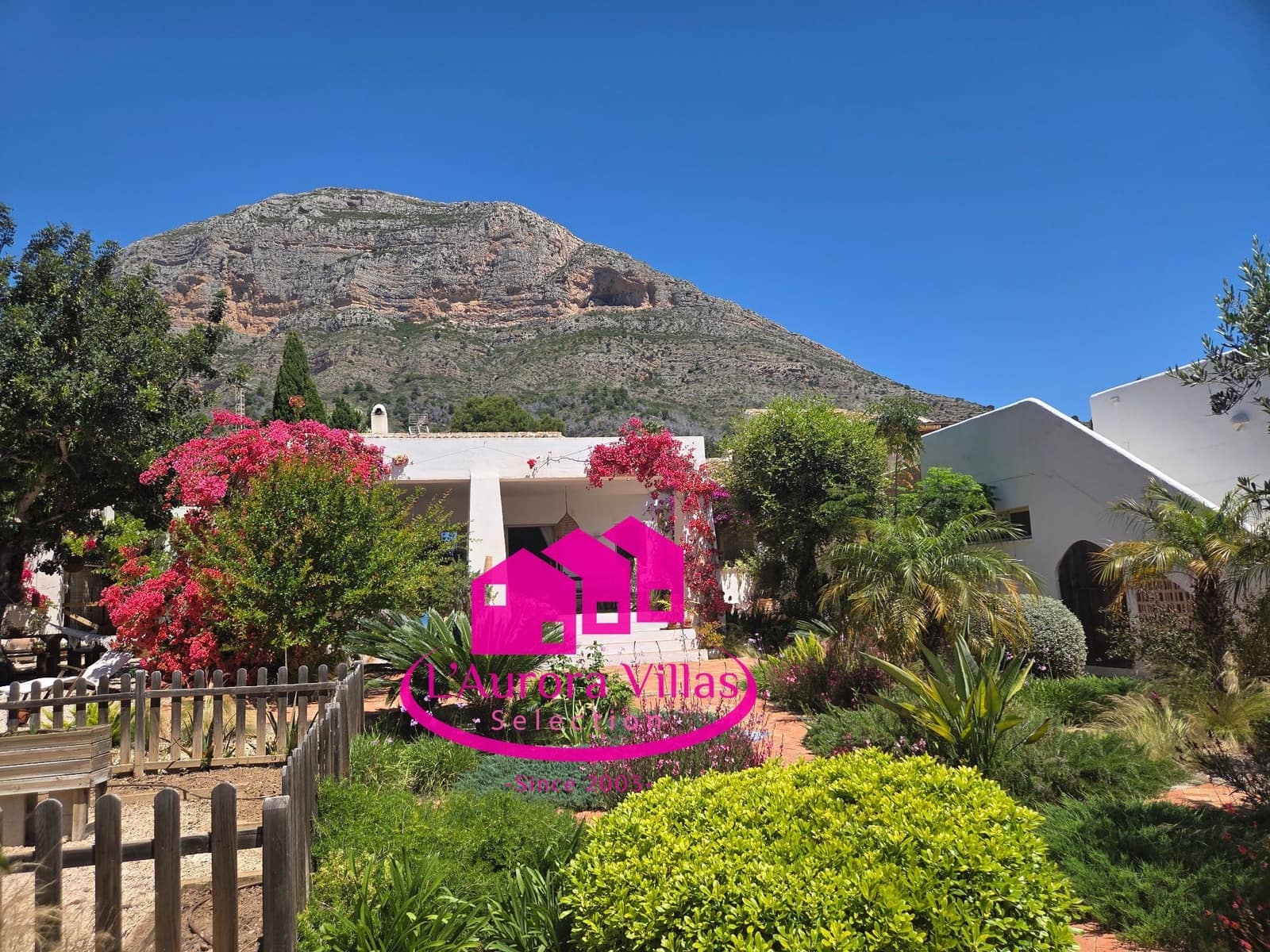 4 bedroom Villa for sale in Javea / Xabia with pool garage - € 1,350,000 (Ref: 9814539)